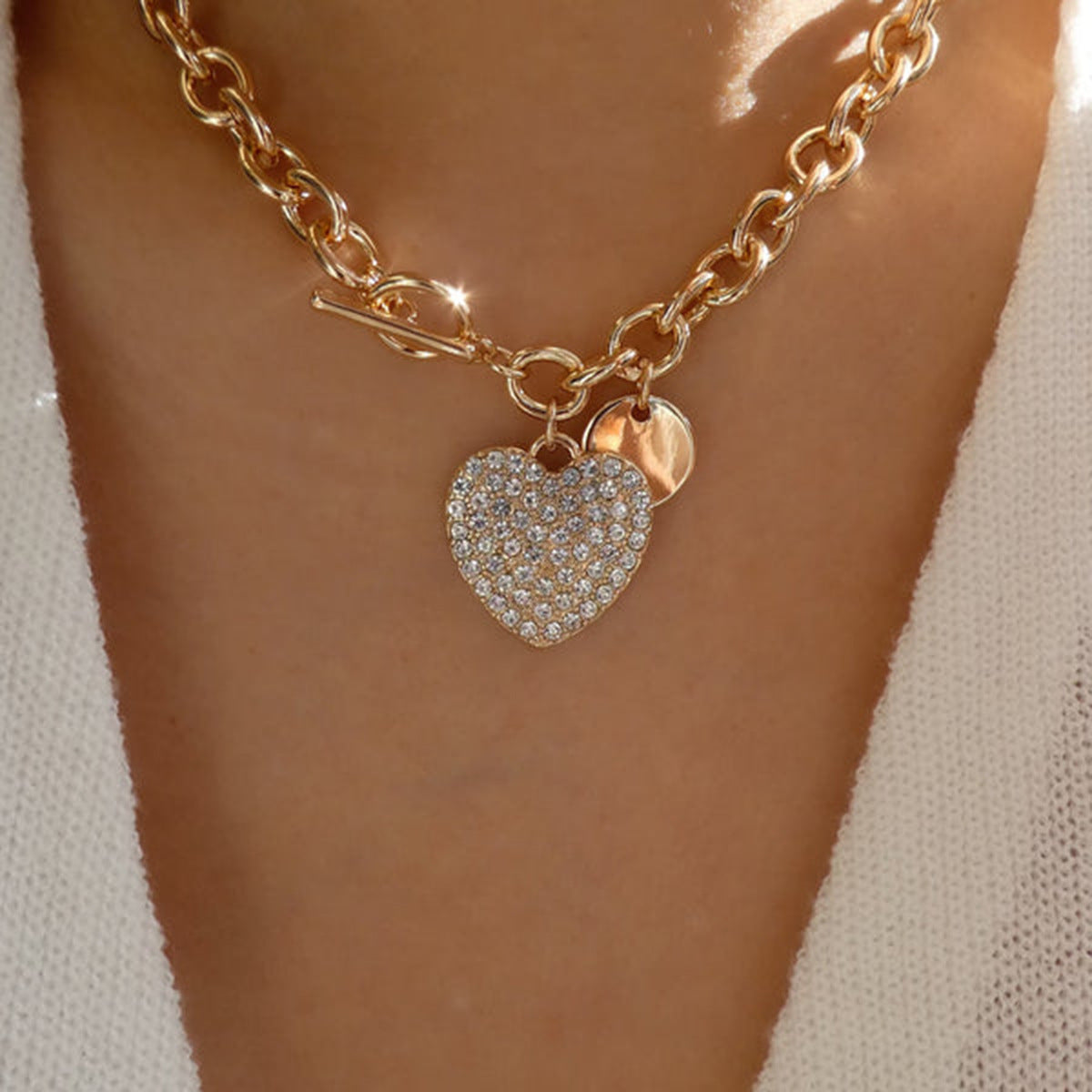 Women's Round Heart Shape With Imitation Diamond Necklace