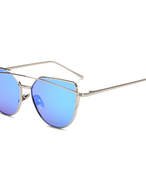 Load image into Gallery viewer, Female Vintage Gold Sunglasses
