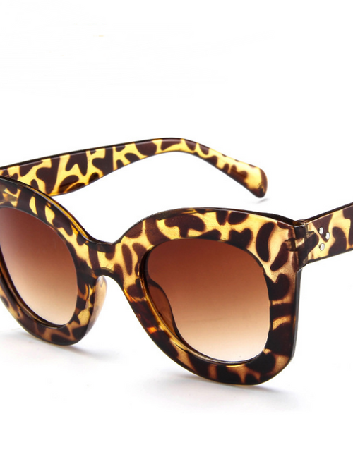 Load image into Gallery viewer, Fashion Cat Eye Sunglasses
