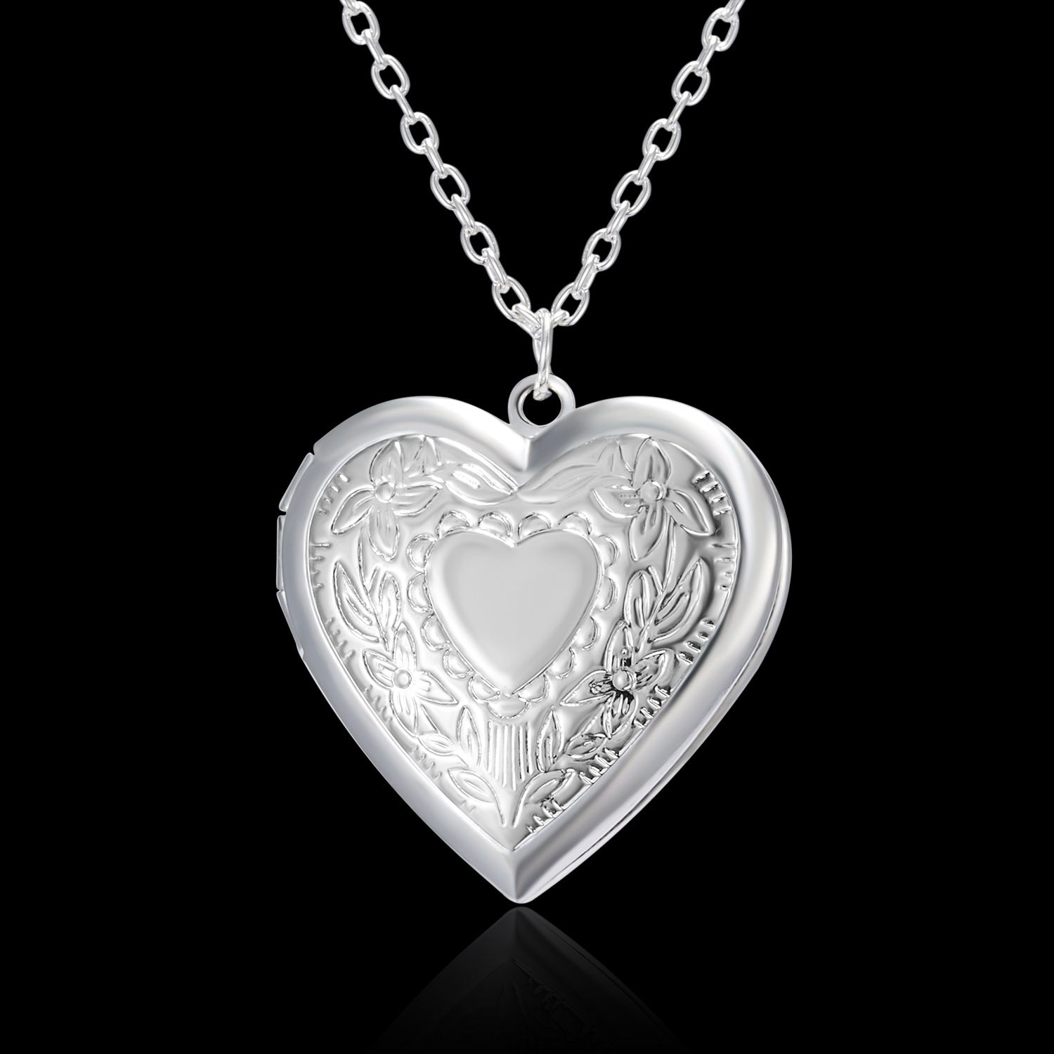 Carved Design Love Necklace Personalised Heart-shaped Photo Frame Pendant Necklace For Women Family Jewellery For Valentine's Day