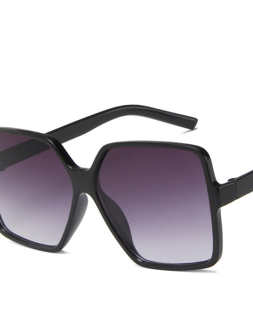 Load image into Gallery viewer, Fashion Black Gradient Sunglasses Summer
