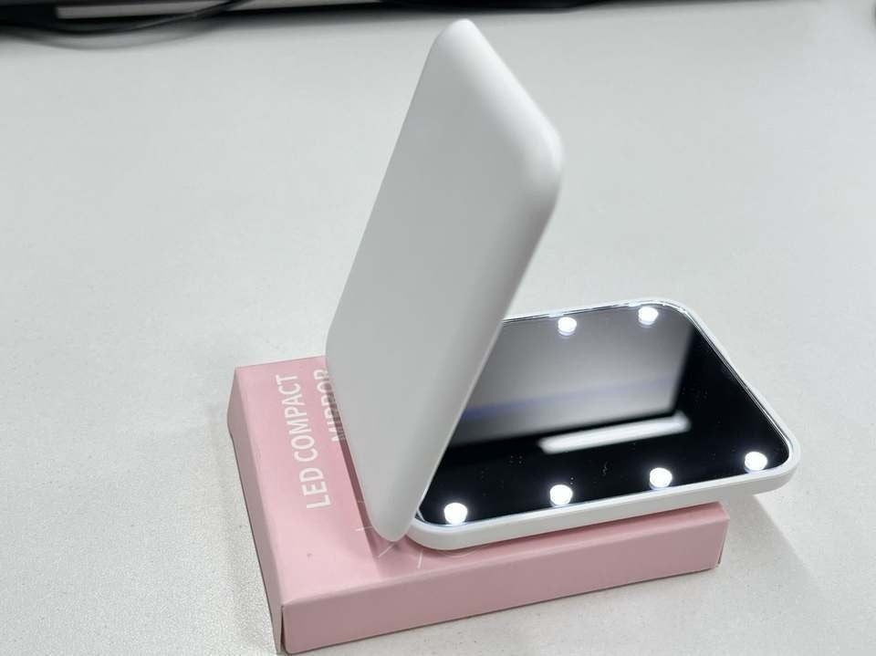 Portable Handheld Folding LED Light Makeup Mirror