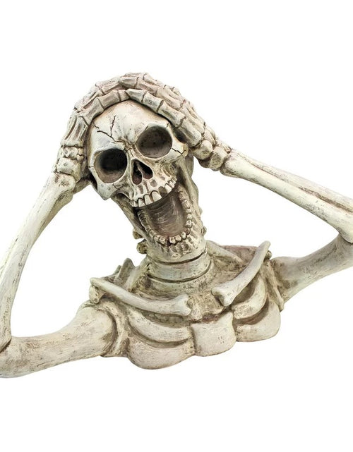 Load image into Gallery viewer, Personality Screaming Skull Statue Pendant Garden Halloween Decoration
